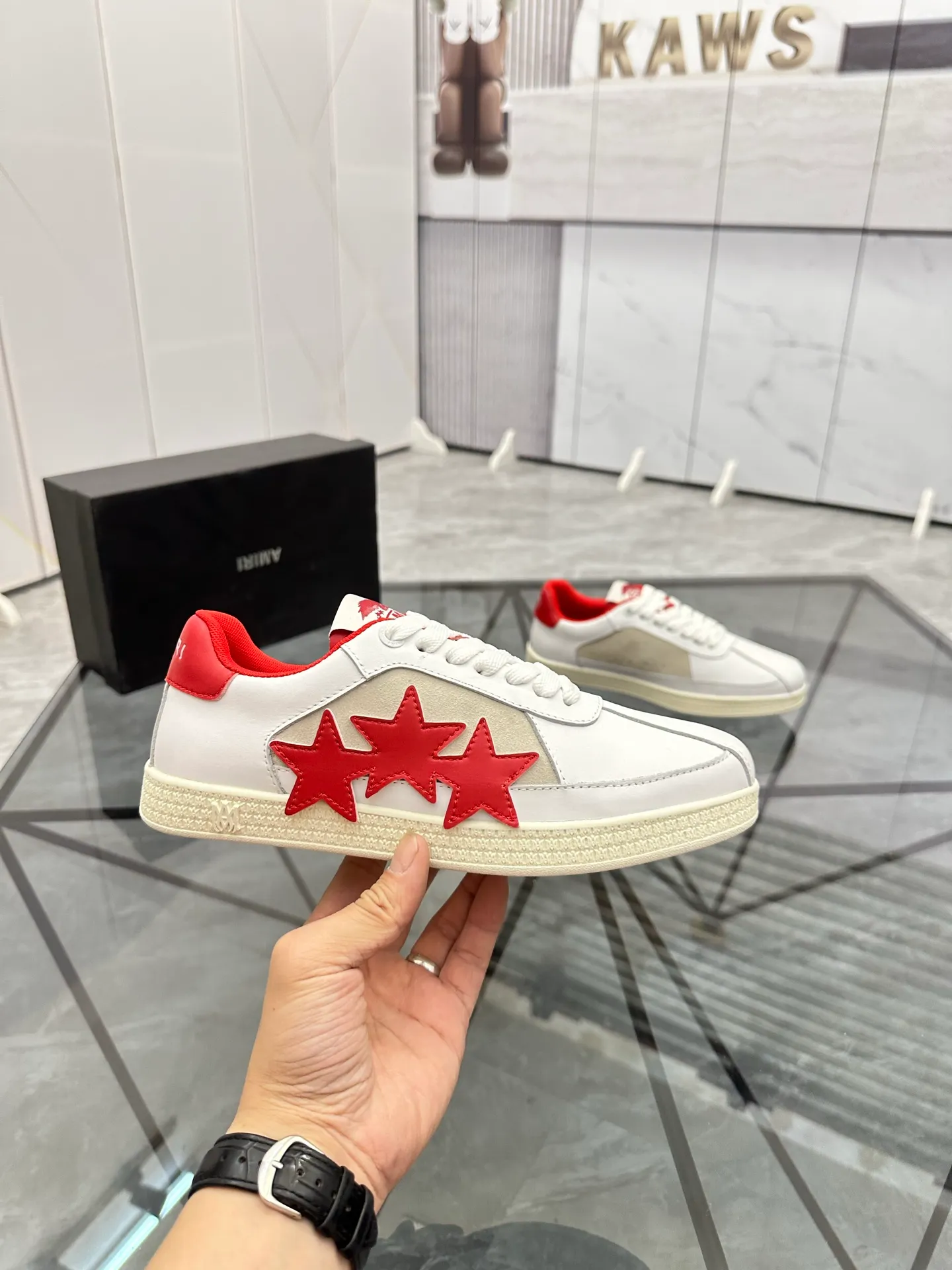 Men's shoes: 💰P420¥ Product trademark: AMIRI* "Amir*" low-top casual shoes Regular size: 38-45 (can be customized to 46) Product material: imported cowhide upper, breathable lining, original outsole. Number: 001